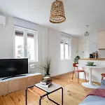 Nice And Bright Apartment In Puerta Del Angel - Cabello