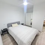 4 Dormitorios - 3 Banos - 8Pax - Linea 5 De Metro