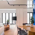 Victoria Chic Suites 01