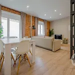 Vive Madrid Con Terraza Para 5 En Santa Ana 6