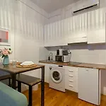 Victoria Studio I