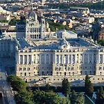 Encanto Y Elegancia En El Corazon De Madrid | By Airnest