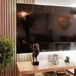 Luxury Central Apartment