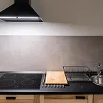 Cozy Renovated -1Bd 1Bath -Anton Martin