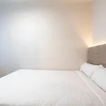F132 Brand New Design Apartment - Madrid Feria