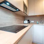 F132 Brand New Design Apartment - Madrid Feria
