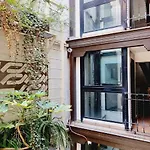 Beautiful, Renovated Loft In The Center