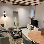 Modern & Cozy 1 Bedroom Apartment In Malasana
