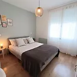 Cute Loft, 6 Metro Stops From Downtown, Ac & Wifi