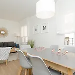Friendly Rentals Nomad La Latina