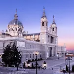 44 Centro Apartaments & Suites