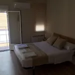 Rooms V. Madrid