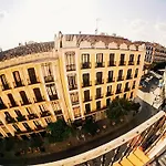 Lollipop Flats Plaza Mayor Suite