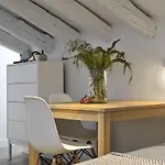 Nqn Aparts & Suites Madrid