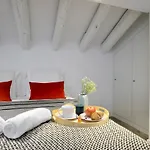 Nqn Aparts & Suites Madrid