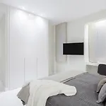Alcantara Apartment By Flatsweethome