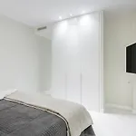 Alcantara Apartment By Flatsweethome
