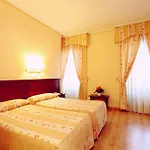 Hostal Sil & Serranos