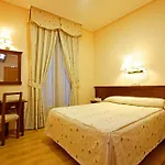 Hostal Sil & Serranos