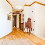 Velazquez Manor House