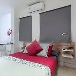 Estudio En Calle Gravina - Chueca