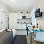 Puerta Del Sol, Madrid House Apartments