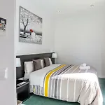 Ayz Javier Cabrini - Auto Check-In Property