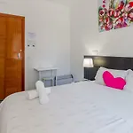 Ayz Javier Cabrini - Auto Check-In Property