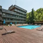 Apartamento Junto Al Santiago Bernabeu Con Piscina