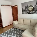 Acogedor Apartamento Muy Bien Conectado Y Equipado En Madrid