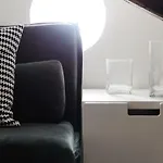 Reina Sofia - Estudio Y Apartamento Abuhardillados
