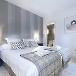 Friendly Rentals Olavide