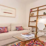 Modern 1-Bedroom Apartment In Exclusive Barrio Salamanca Ideal For 2, Near Golden Mile , Goya I