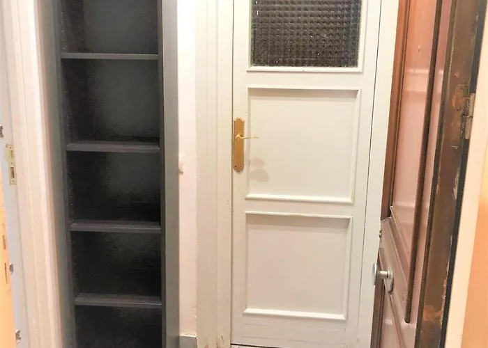 Deluxe Room Center