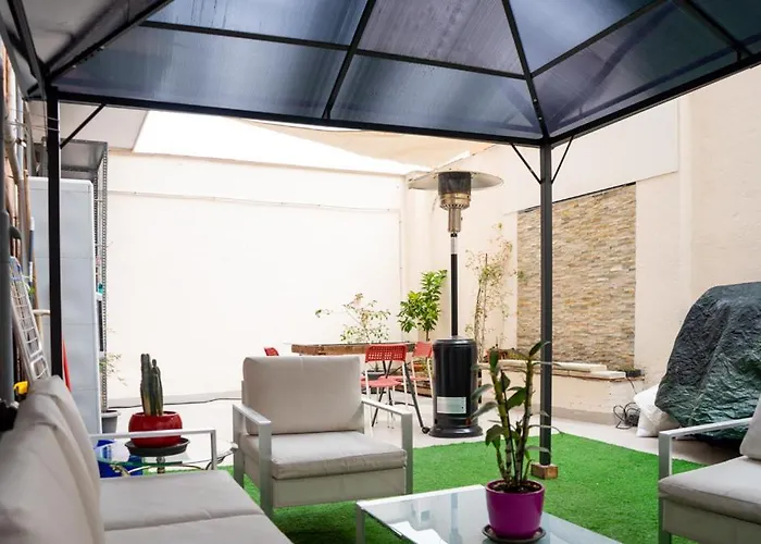 Precioso con patio, tranquilo