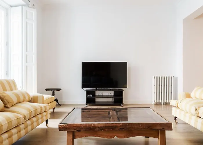 Homeabout Callao Apartment II 4Br 3.5Bt