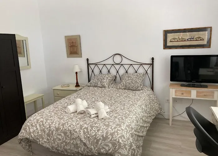 Padre Claret Apartments