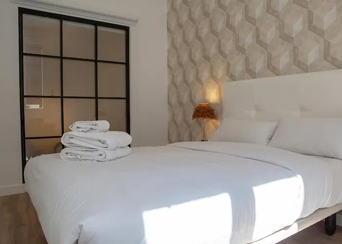 Elegant 3 Bedroom In La Latina