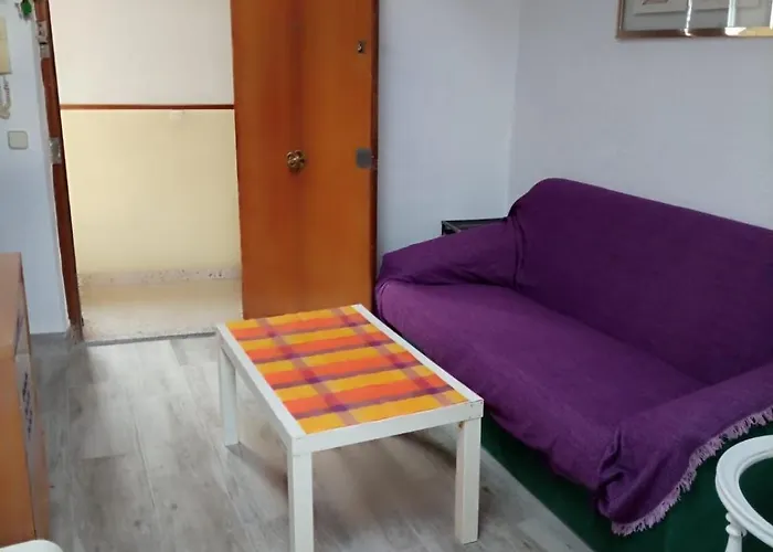 Apartamento de 2 dormitorios entre metro Estrecho y Francos Rodríguez