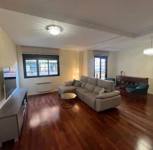 Stunning 3 Bedroom Flat, All Exterior In Chamberi