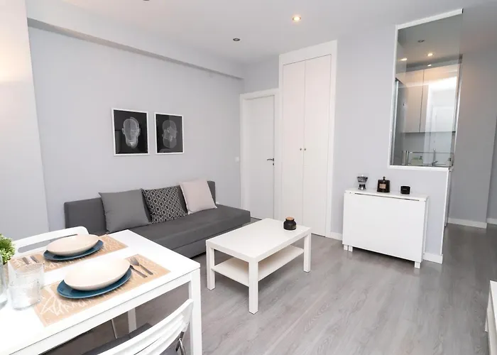 Modern Minimalist 1-Bedroom In The Center