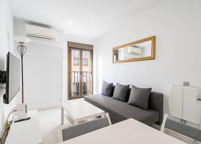 Flamenco Style Apartment Palacio Real, La Latina