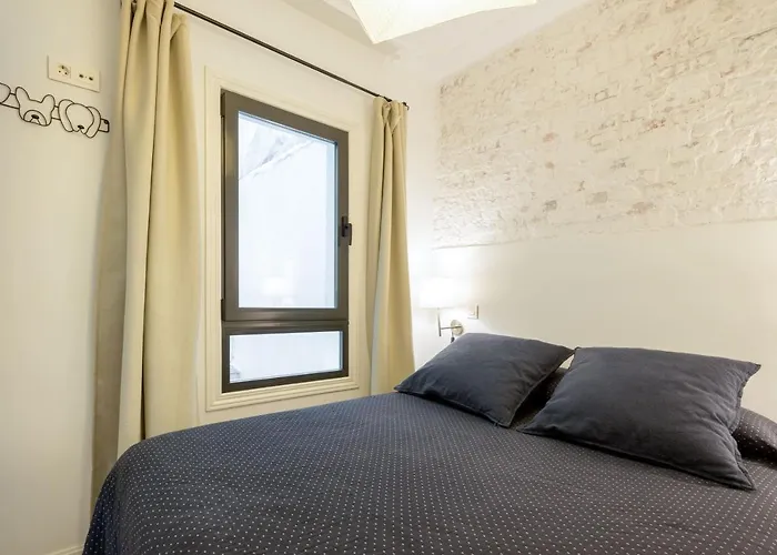 1 Bedroom 1 Bathroom Furnished - Malasana - Cozy & Modern - Mintystay