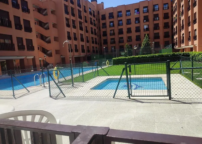 En Madrid, A Unos Minutos Del Aeropuerto Airport Barajas, Plenilunio, Estadio De Futbol Metropolitano, Feria De Madrid, Clinica Navarra