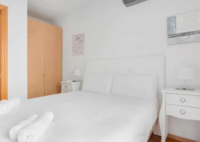 2 Bedrooms 1 Bathroom Furnished - Center - Bright - Mintystay