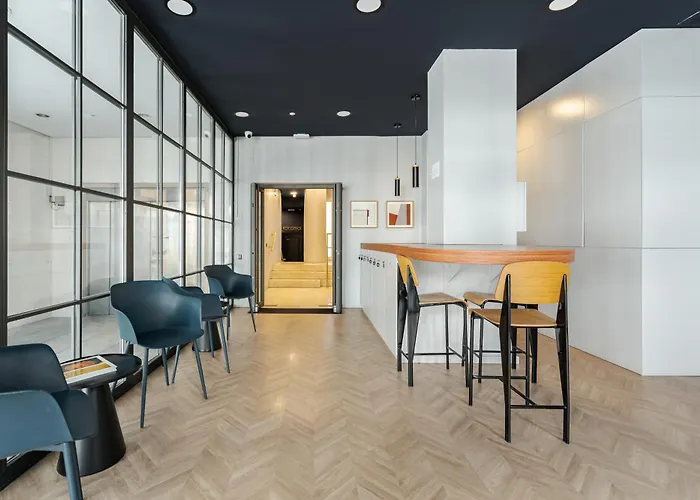 Feelathome Waldorf Suites Apartments