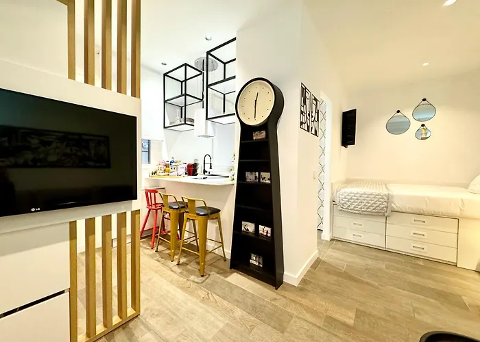 Luxury Flat City Center & Parking Free Non Touristic