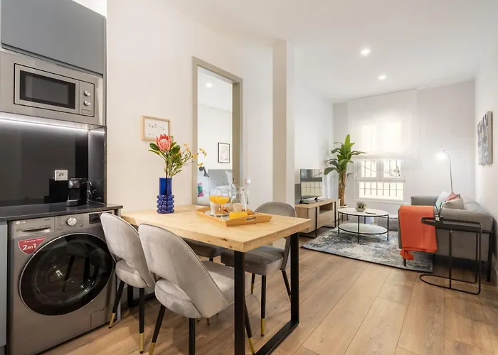 Cozy Ground-Floor Apartment For 4 In Chamberi Quevedo V