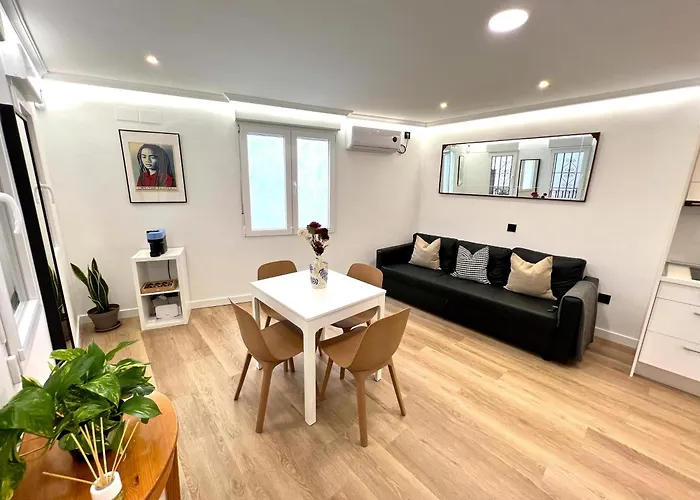 Apartment In The Heart Of Madrid-Piso En Malasana