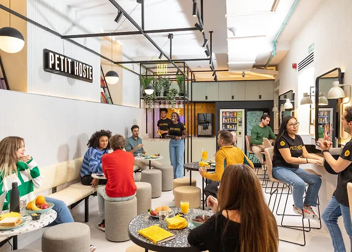 Petit Hostel Palacio Real